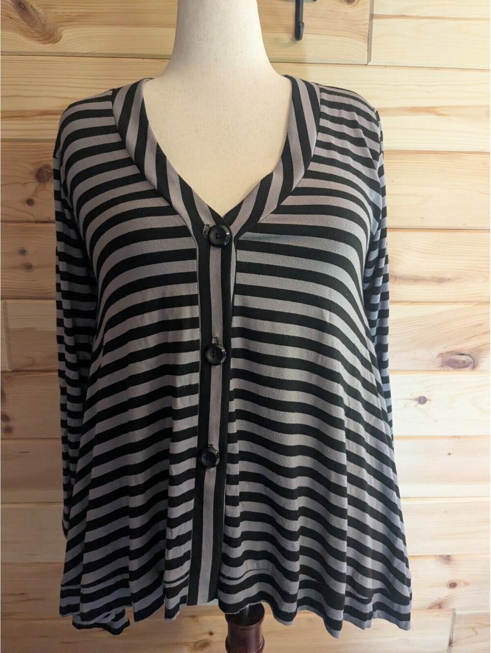 Comfy USA Women’s S Black/Gray Striped V-Neck Long Sleeve Knit Tunic Top